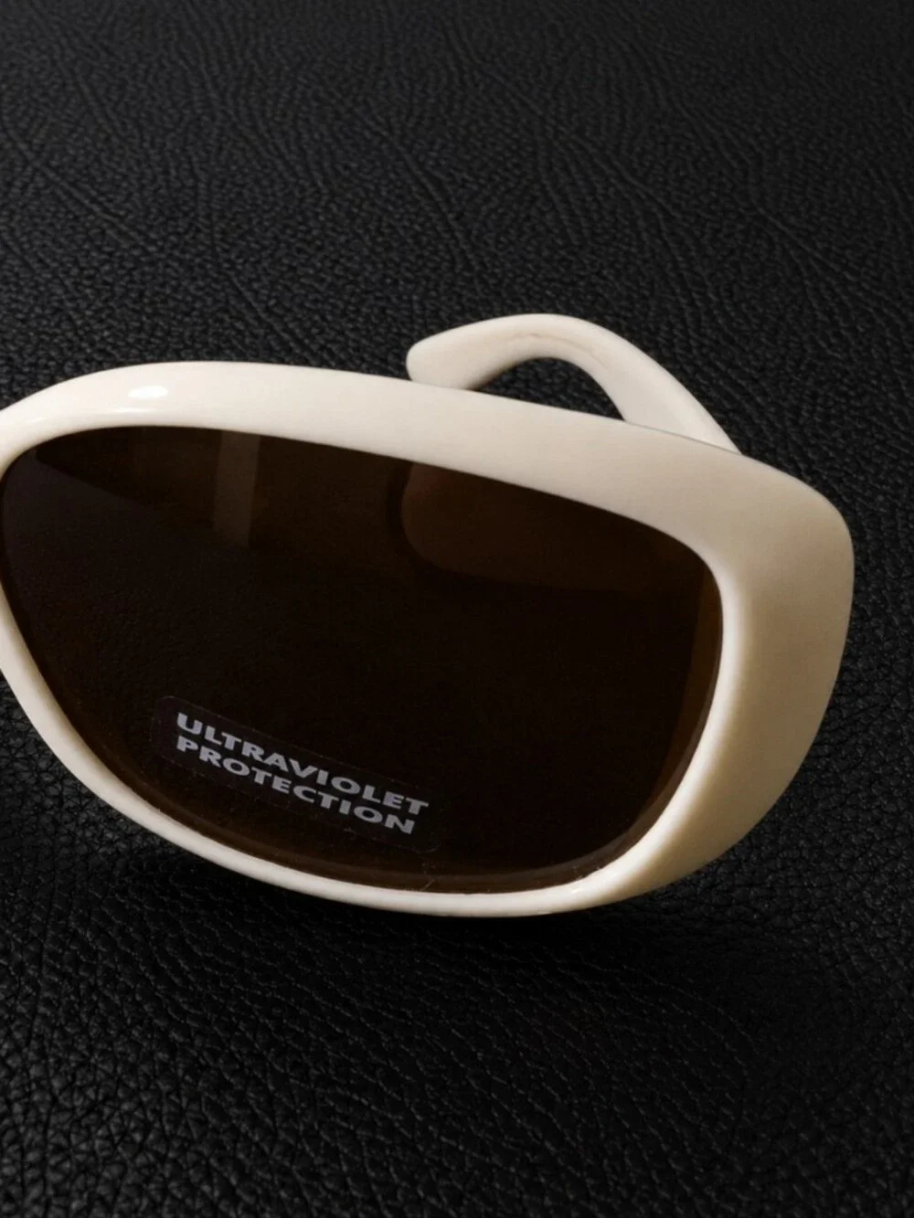 Cream Color Fashion Sunglasses Palm Springs Cancun Bahamas Vacation NEW RETRO